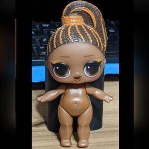 L.O.L. Surprise! Doll - Brown with Gold Hair Highlights